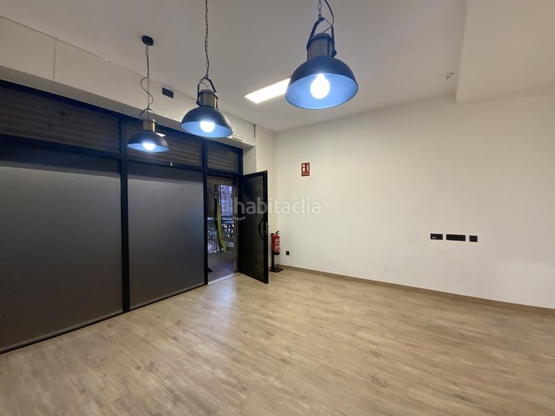 Foto ee65316c-f8e7-4238-80d8-6f355164ac89. Alquiler local comercial local impeble ideal despacho en Masnou (El)