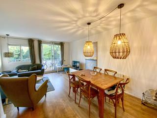 Miete Etagenwohnung  Carrer rosa sensat. Piso de 3 habitaciones 2 baños parquing zona comunitaria luz, am