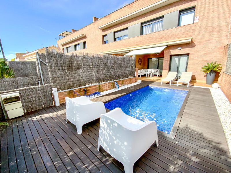 Foto 278bfb4d-a5b5-4b95-b1e2-cc2e83f82049. Casa adossada amb calefacció aparcament piscina a Masnou (El)