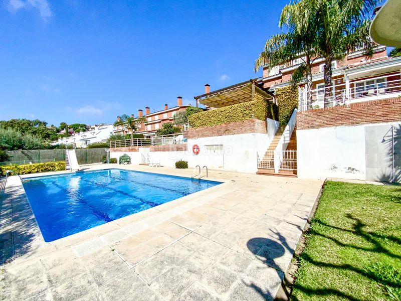 Foto 310a6dd9-3b23-4b5b-932d-1b9aac4df1f8. Casa adossada amb aparcament piscina a Teià