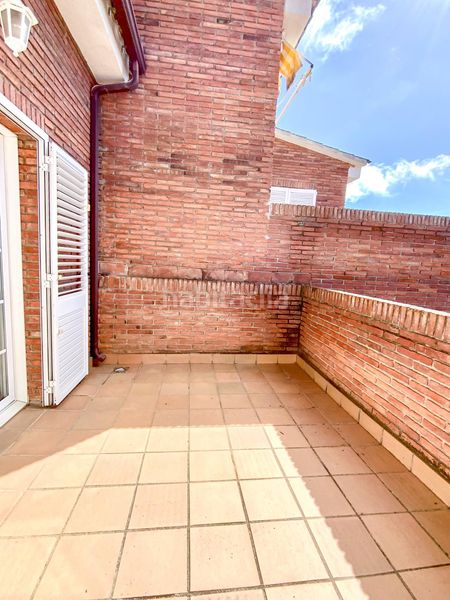 Foto beca0261-cc3d-4695-8e3b-ce469f7609c1. Casa adossada amb aparcament piscina a Teià