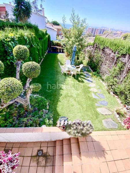 Foto f7a19516-3286-4ebf-a618-64bc93a86f02. Casa adossada amb aparcament piscina a Teià