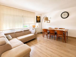 Dúplex  Antoni forrellad d'. Dúplex invertido reformado, luminoso y con parking , en la zona