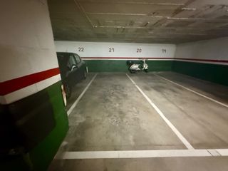 Parking voiture  Avenida republica argentina. Plaza de parquing grande en ocata