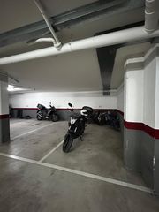 Car parking  Calle doctor mas de xaxars. Plaza de coche  cotxe en  mas de xaxars
