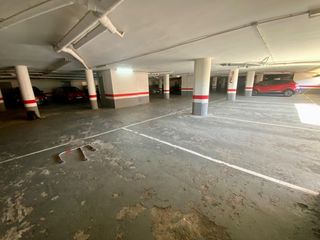 Parking voiture  De joan xxiii. Plaza de parking con trastero en el masnou, comodidad y orden en
