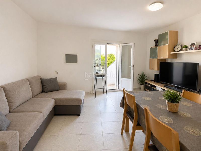 Foto e6291661-452a-4064-a56d-fa25555f42c8. Casa amb calefacció a Vista Alegre Mataró