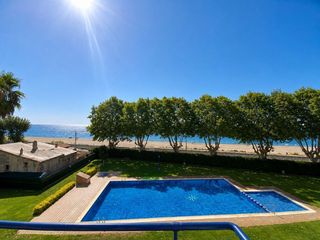 Lloguer Dúplex  Carretera residencial sant pol. Ático dúplex frente al mar con dos terrazas y gran piscina comun