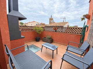 Haus  Carrer santa madrona. Casa en el centro de alella, junto a la iglesia, con terraza y 4