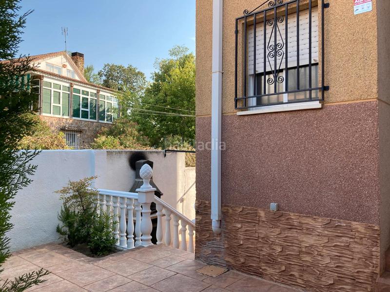 Foto a63bffa2-12c5-4d52-b807-4522285cf6e7. Casa adossada amb aparcament a Ontígola