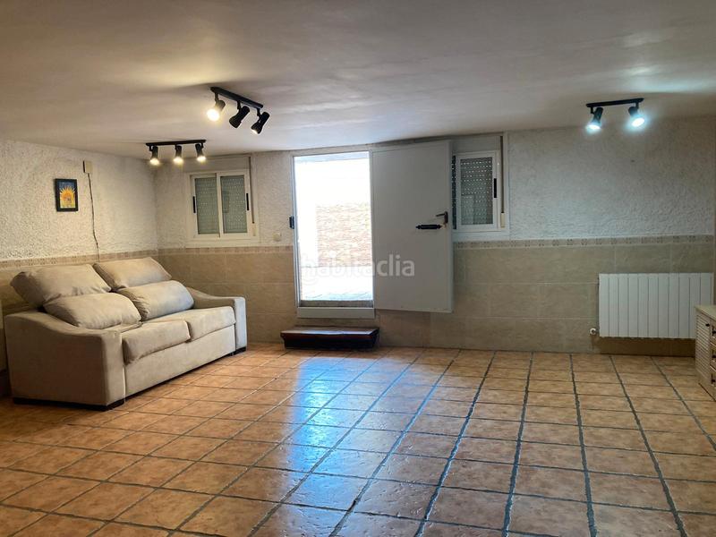 Foto f329ca98-3956-4e13-baf1-dcc2edc8acc8. Casa adossada amb aparcament a Ontígola