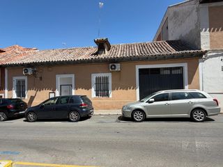 Casa  San pascual. Casa con patio y garaje en el centro de aranjuez.