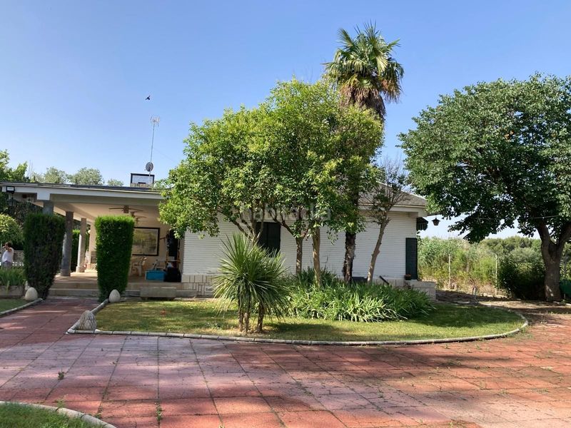 Foto 2a7d8928-079c-4cd2-8a00-8192aed8b391. Casa amb piscina a Foso-Moreras Aranjuez