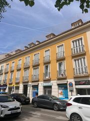 Attique à Centro. Vivienda 2 dormitorios abastos