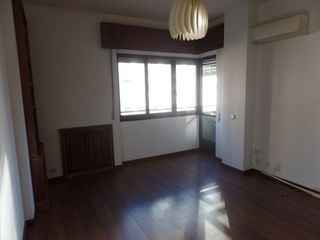 Pis  Calle de orense. Excelente piso con terraza en la calle orense