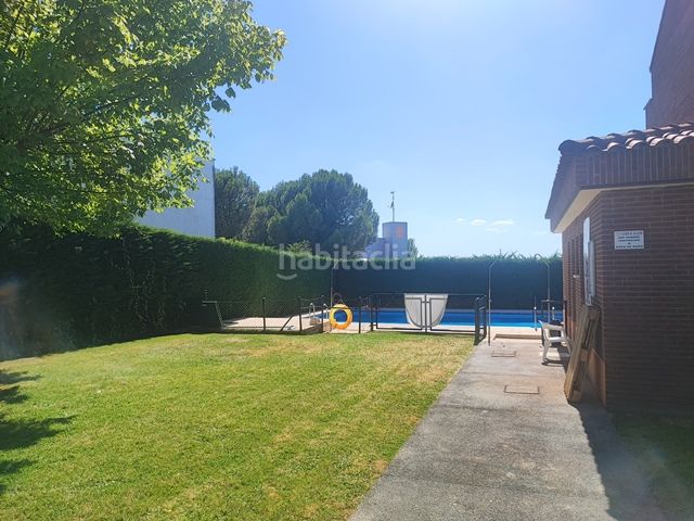 Foto c4ce7859-b2b5-475f-930e-6fd6cdfb8c02. Casa adossada amb calefacció aparcament a Algete centro Algete