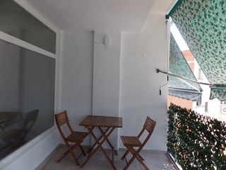 Affitto Appartamento  Avenida de la reina victoria. Piso de tres dormitorios con terraza