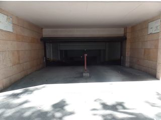 Aparcament cotxe a Avenida de Pablo Iglesias 41