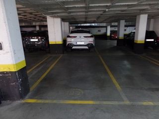 Autoparkplatz in Avenida de pablo iglesias 41. Plaza de garaje en el sótano 1