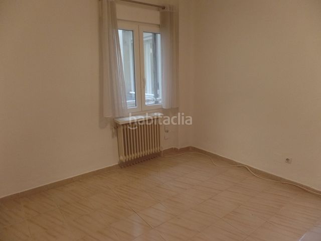 Foto 4d64a7bd-2ad0-4211-b14a-3a78e06b5c43. Rent flat with heating in Vallehermoso Madrid