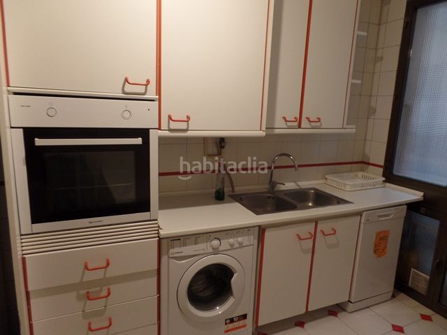 Foto e037cf8e-881f-4e0e-aa9c-6d42171d99a7. Rent flat with heating in Vallehermoso Madrid