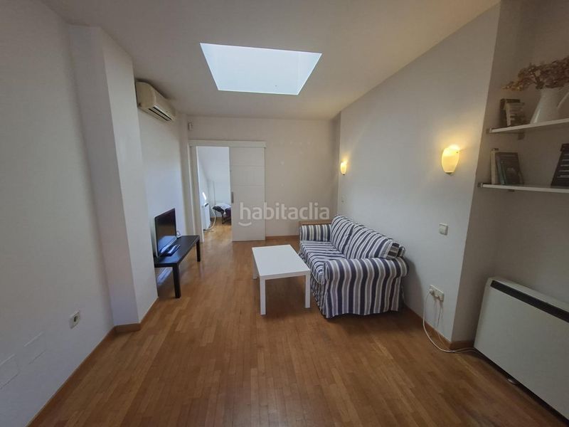 Foto 8f92f98c-26d4-4016-a32b-318cd2bbbcbc. Duplex con riscaldamento in Numancia Madrid