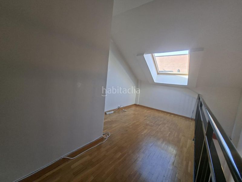 Foto f5242d9b-89fb-4b53-980c-6628902117f9. Duplex con riscaldamento in Numancia Madrid