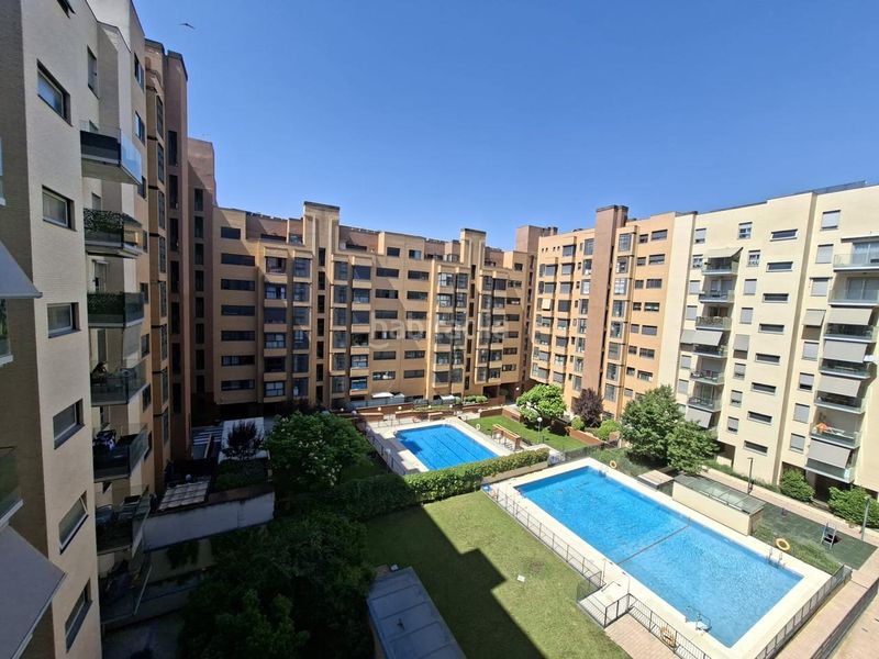 Foto 4db30593-c141-458b-b6a4-e18382ca852e. Pis amb calefacció aparcament piscina a Ensanche de Vallecas-La Gavia Madrid