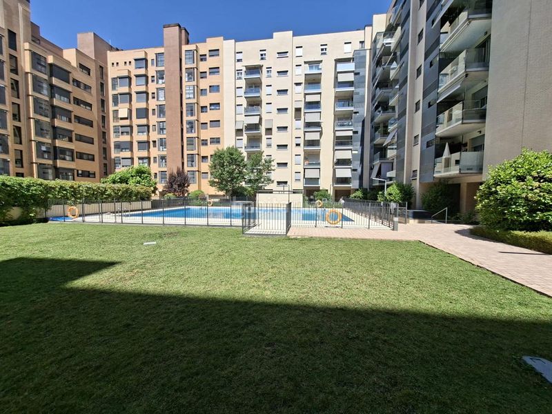 Foto c138d6ef-7c15-4f88-8042-873b5685d8e8. Pis amb calefacció aparcament piscina a Ensanche de Vallecas-La Gavia Madrid