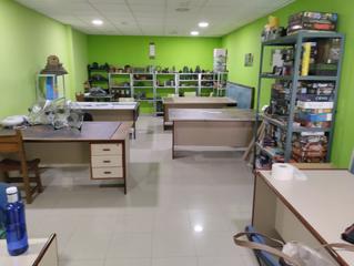 Local Comercial  Calle de alpajs
