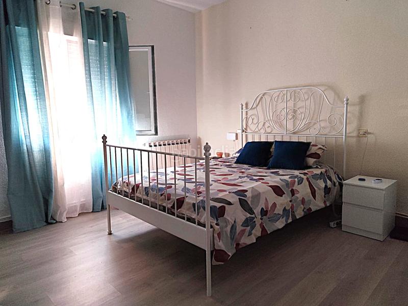 Foto e1a932d8-6951-49cb-8720-2421130639f5. Casa adosada casa baja en zona centro en Ciruelos