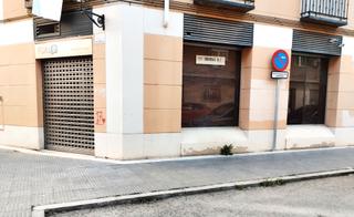 Alquiler Oficina en Centro. Sala de 8m2 en planta baja con escaparate