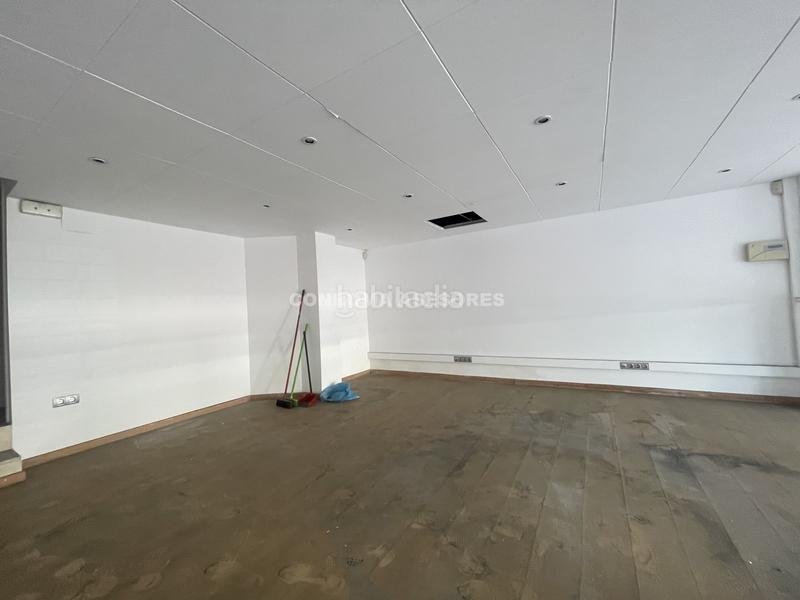 Foto bdc6cfe7-7b39-4d67-ab73-92039ec32cad. Local comercial en Mont Ferrant-Joan Carles I Blanes