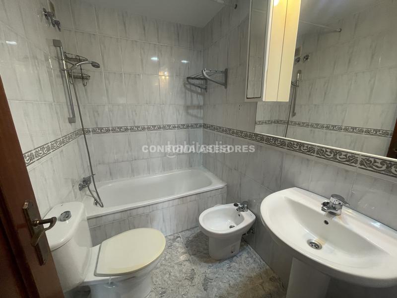 Foto f6505704-33b2-4450-a4aa-04d98c2fa60d. Flat with heating pool in Fenals Lloret de Mar