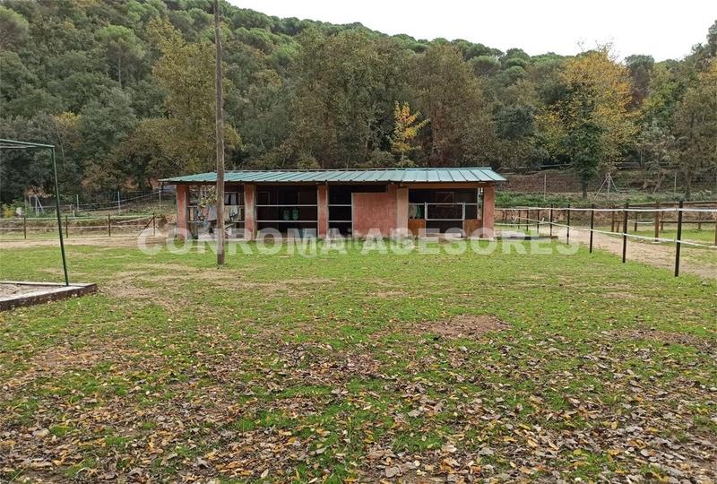 Foto 1735b435-16da-4c17-9ba7-898b9d9a1836. Casale con camino riscaldamento parcheggio piscina in Fogars de la Selva