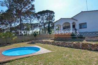Casa a Residencial Park. Venta de casa en maanet de la selva con licencia turistica