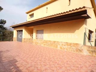 Casa a Montbarbat. Venta de una espaciosa casa en maçanet de la selva