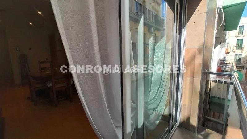 Foto 4997b09d-dc6b-4f2c-a1f0-5c606aa30383. Tríplex " estupenda casa de pueblo en venta, reformada en piso triplex..... " en Blanes
