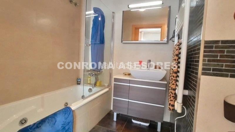 Foto a4985222-43d6-4913-b062-1550020a4dd9. Tríplex " estupenda casa de pueblo en venta, reformada en piso triplex..... " en Blanes