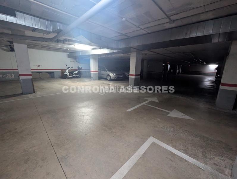 Foto ca636ecf-a311-4dfc-adad-fd25afd8dd89. Parking coche en Centre Pineda de Mar