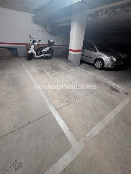 Foto eeef8302-1bd8-4832-bca3-75b95f5661a8. Autoparkplatz in Centre Pineda de Mar