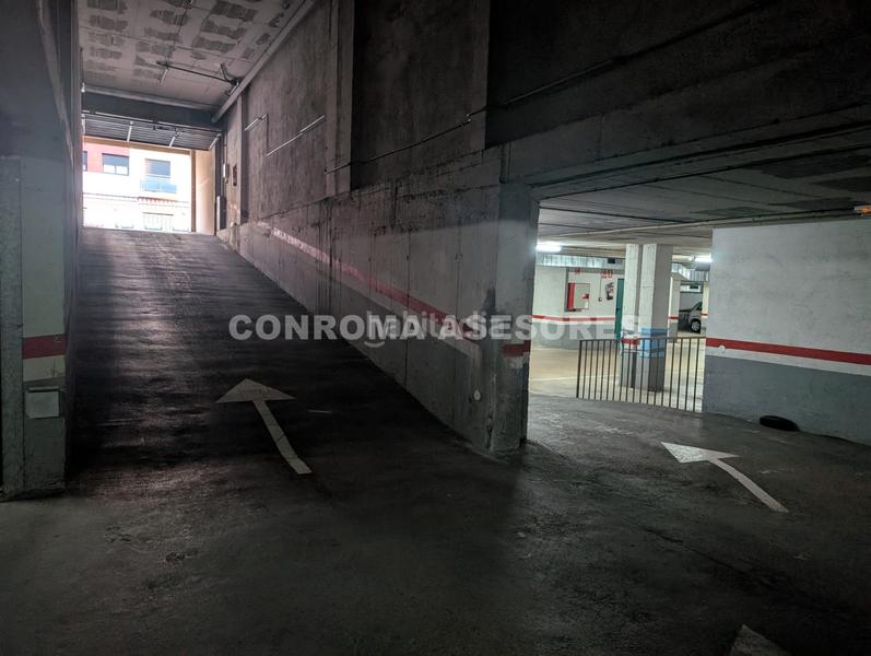 Foto f316a485-3e3b-40f2-8fc5-1df146561239. Autoparkplatz in Centre Pineda de Mar