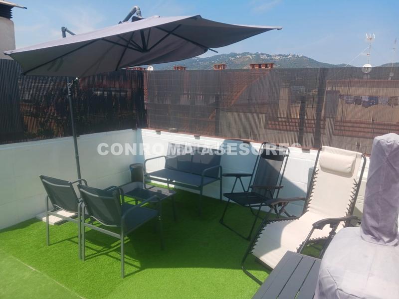 Foto 0641a730-4de7-4369-917c-1dece53989d9. Appartamento con camino riscaldamento parcheggio piscina in Pineda de Mar