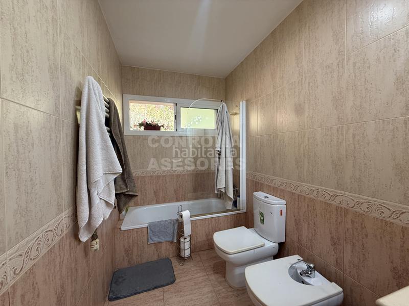 Foto f922173c-7b9c-44f9-bd98-b57b7a07ebcf. Casa amb calefacció aparcament piscina a terrabrava - Tordera parc Tordera