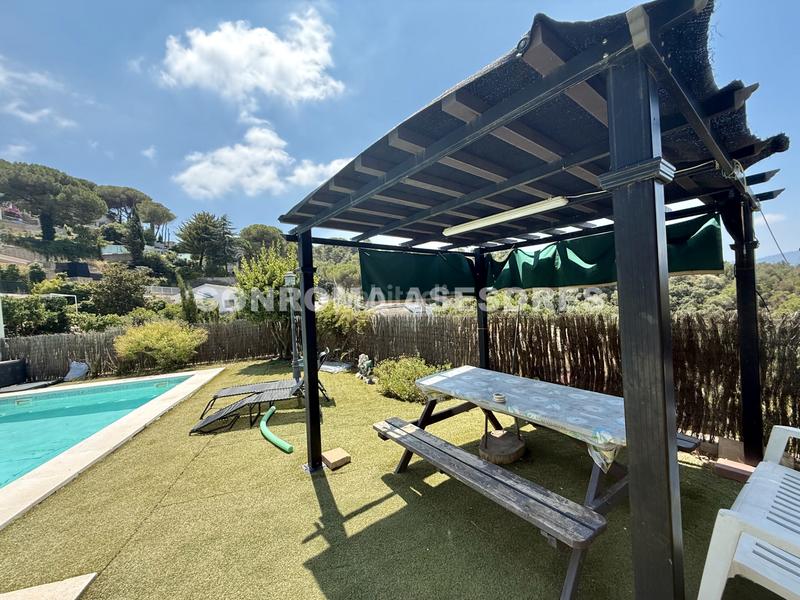 Foto 8f21fab5-96ae-4fce-9ed5-98e439f598c6. Haus mit heizung parking pool in terrabrava - Tordera parc Tordera