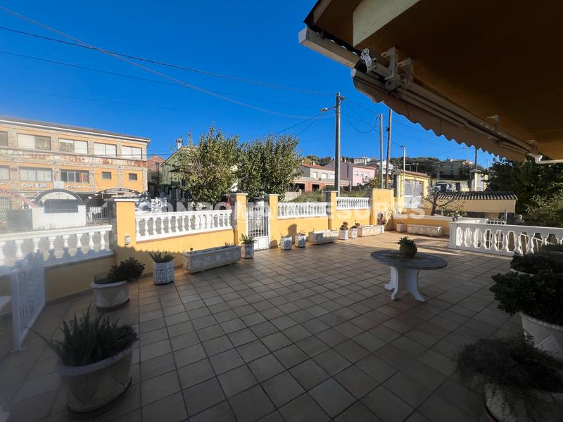 Foto 2eb07d59-1e35-41ea-b4a0-64bfed417d42. Chalet with fireplace heating parking in Residencial Park Maçanet de la Selva