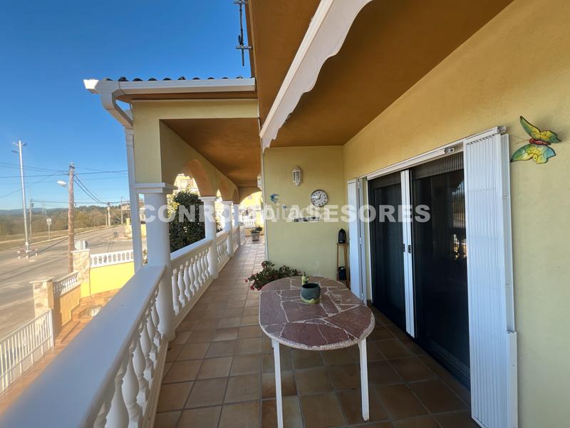 Foto a1412059-86d2-4ba7-81cf-e76c27093d41. Xalet amb xemeneia calefacció aparcament a Residencial Park Maçanet de la Selva