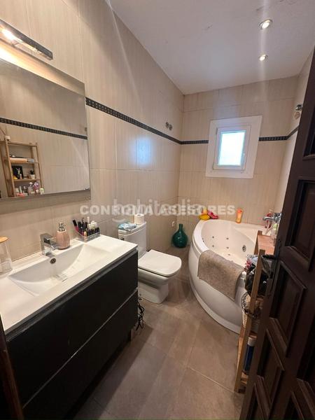 Foto 6f9506ac-abf7-410d-90b6-f79bf6e0a807. Chalet con riscaldamento parcheggio piscina in Roca Grossa Lloret de Mar