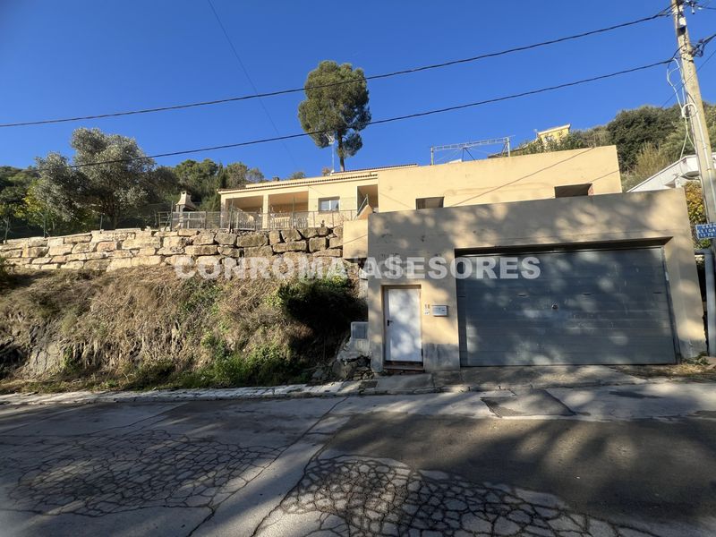 Foto 9cf78c5d-991f-42be-9666-06da10ad500b. Xalet amb xemeneia calefacció aparcament a Santa Susanna