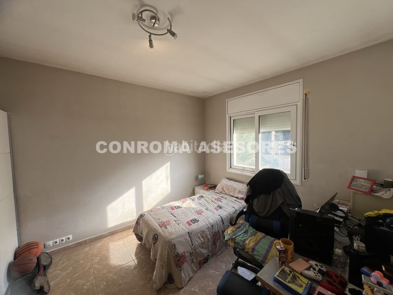 Foto ba7ea6ca-8c55-49e8-a847-715f8677acaa. Xalet amb xemeneia calefacció aparcament a Santa Susanna